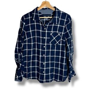 Tommy Hilfiger Women's 100% Cotton Casual Woven Navy Button-Down Shirt